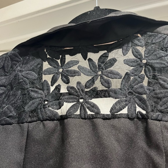 Black blazer - Picture 3 of 4